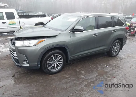 2017 Toyota Highlander Xle z USA, uszkodzony, nr VIN 5TDJZRFH5HS391781